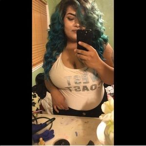 Meet your Posher, Crystal